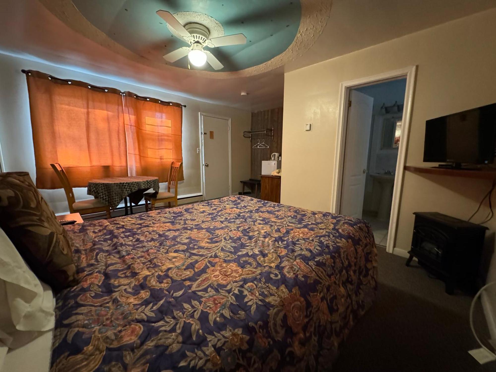 Holiday Motel โอริลเลีย ภายนอก รูปภาพ