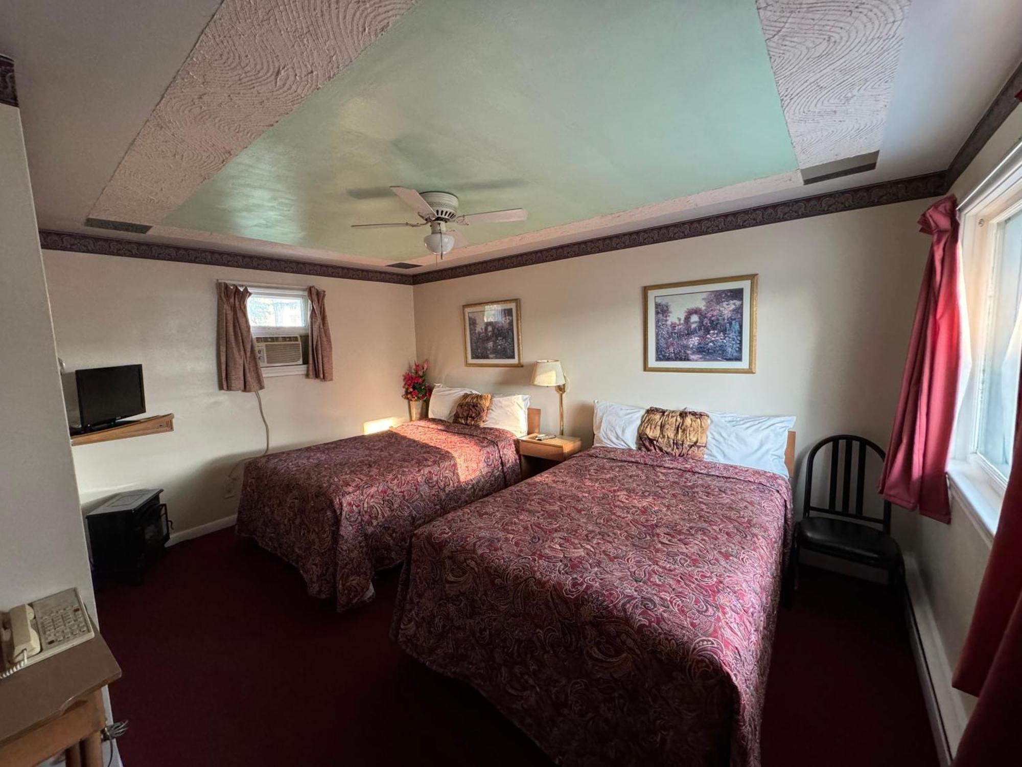 Holiday Motel โอริลเลีย ภายนอก รูปภาพ