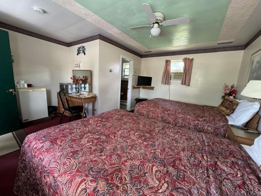 Holiday Motel โอริลเลีย ภายนอก รูปภาพ